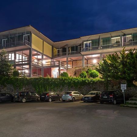 Theoxenia Hotel 안드리차이나 외부 사진