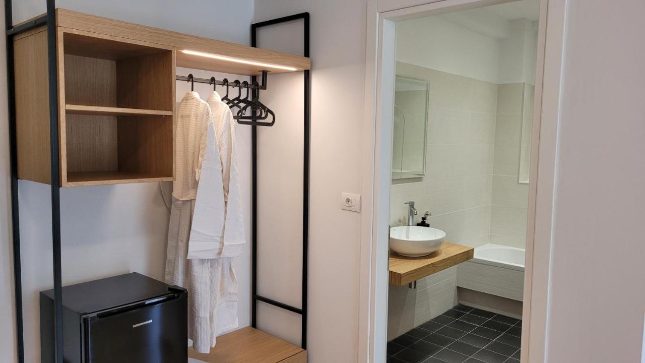 Theoxenia Hotel 안드리차이나 외부 사진