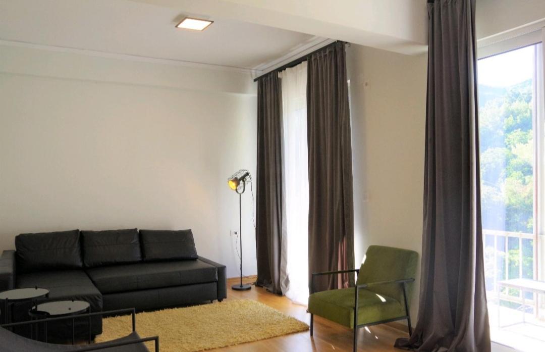 Theoxenia Hotel 안드리차이나 외부 사진