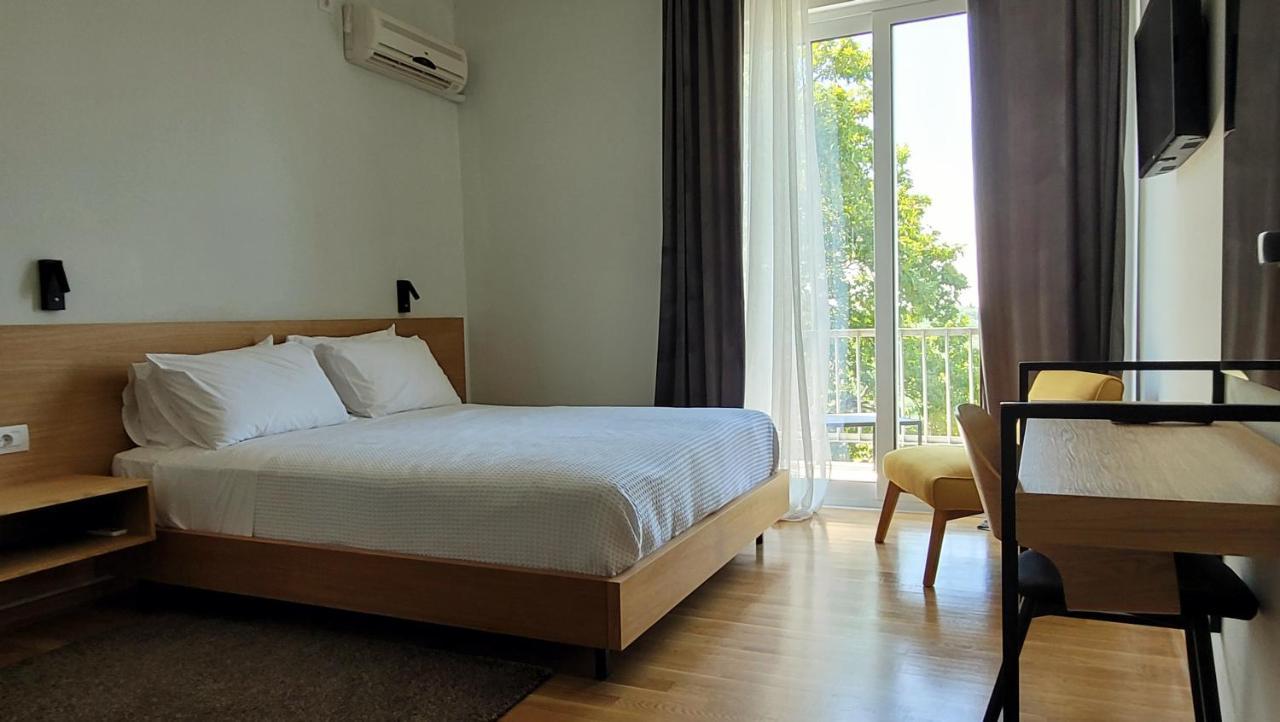 Theoxenia Hotel 안드리차이나 외부 사진
