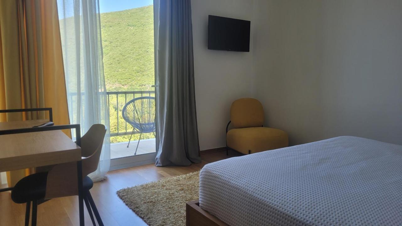 Theoxenia Hotel 안드리차이나 외부 사진