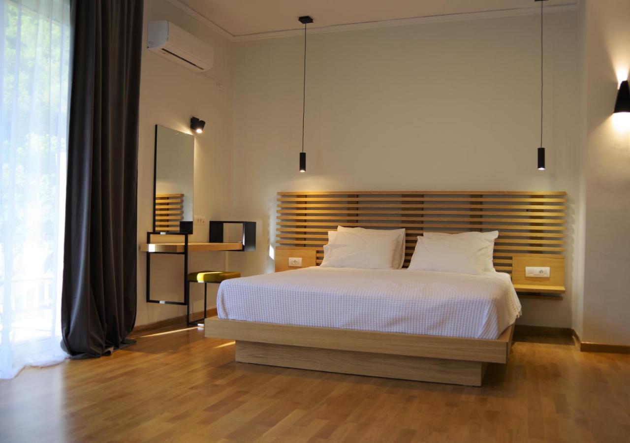 Theoxenia Hotel 안드리차이나 외부 사진