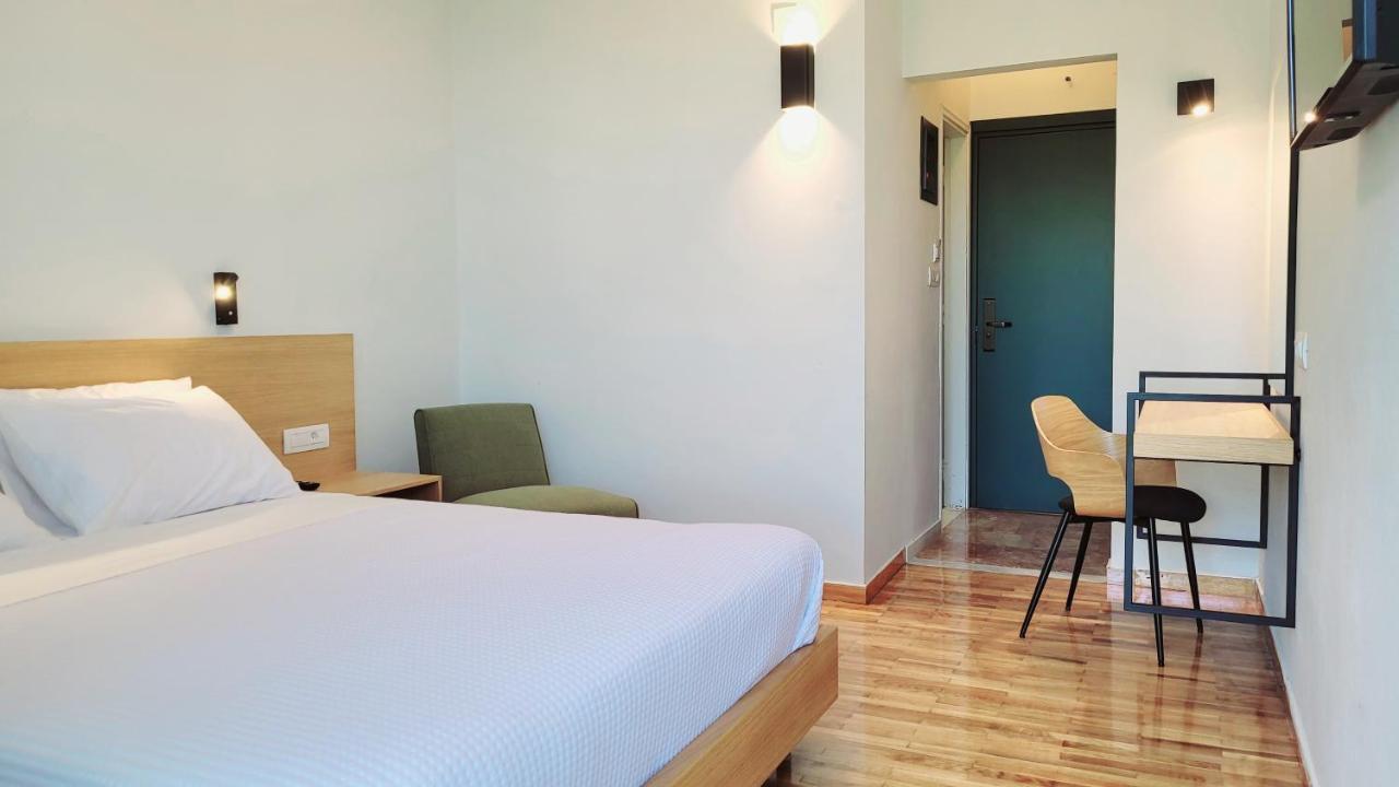 Theoxenia Hotel 안드리차이나 외부 사진