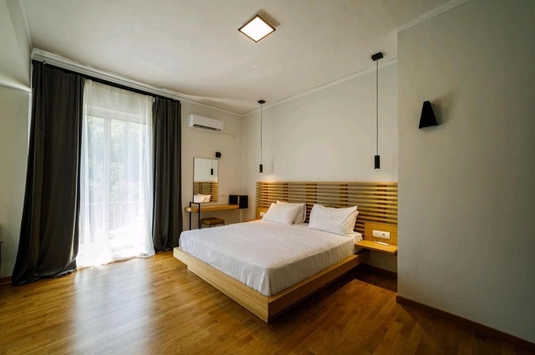 Theoxenia Hotel 안드리차이나 외부 사진