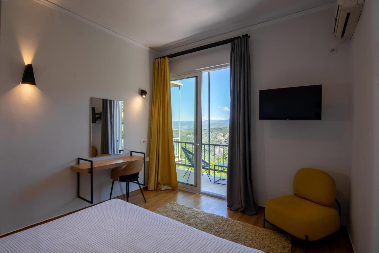Theoxenia Hotel 안드리차이나 외부 사진