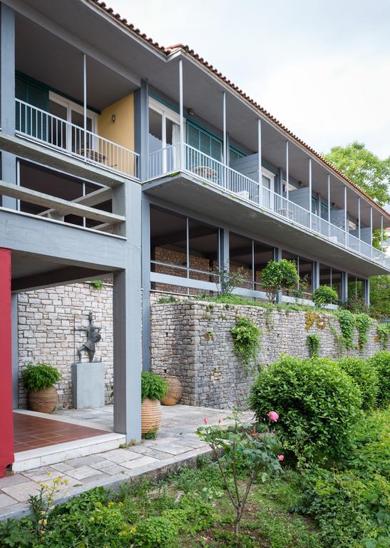 Theoxenia Hotel 안드리차이나 외부 사진