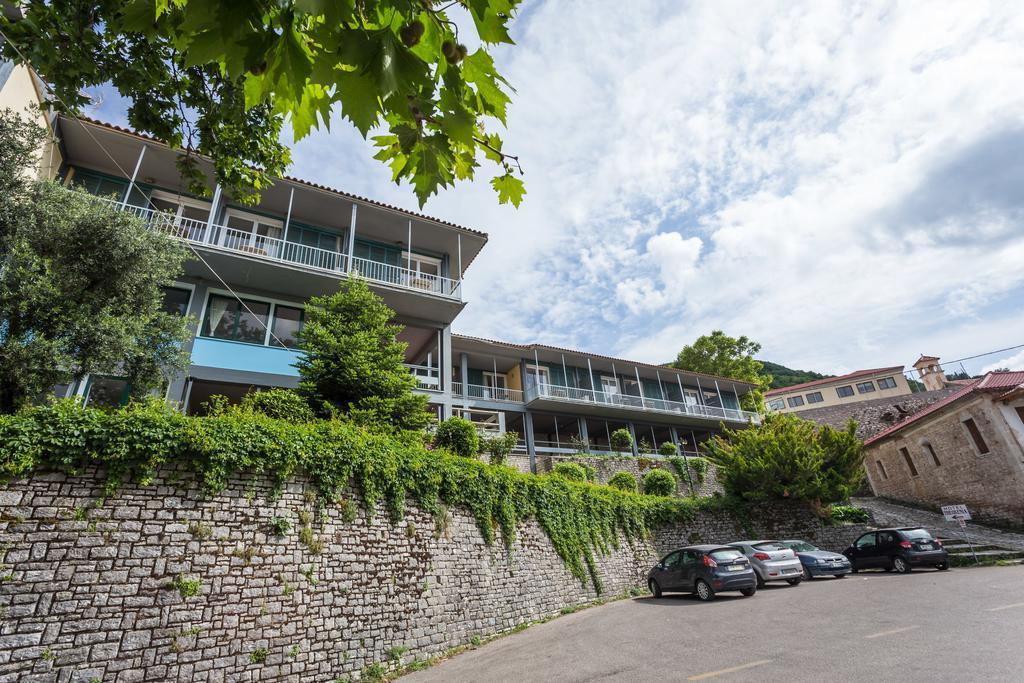 Theoxenia Hotel 안드리차이나 외부 사진