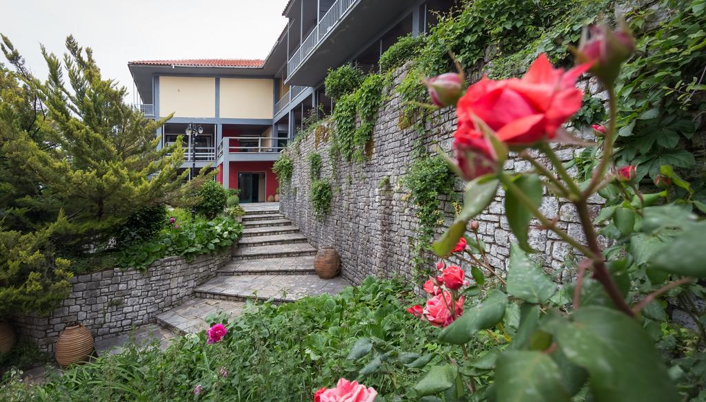 Theoxenia Hotel 안드리차이나 외부 사진