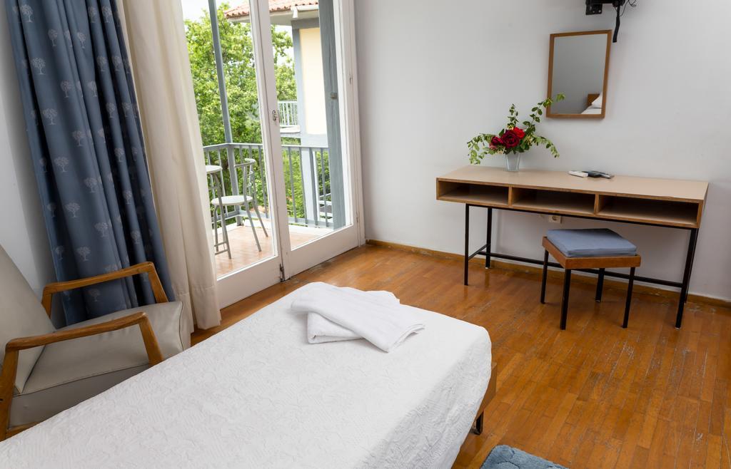 Theoxenia Hotel 안드리차이나 외부 사진